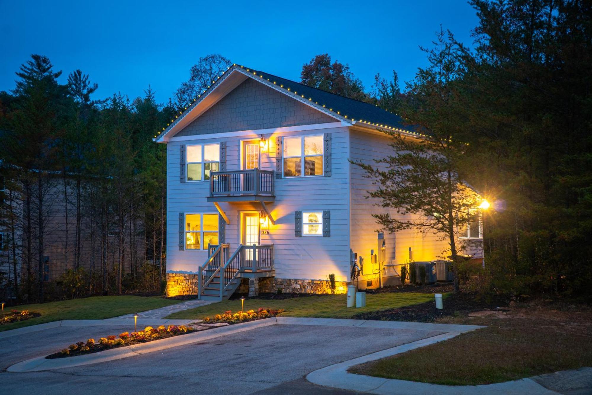 Par-Tee Haus I- Game Room & Hot Tub-Walk To Helen Dış mekan fotoğraf
